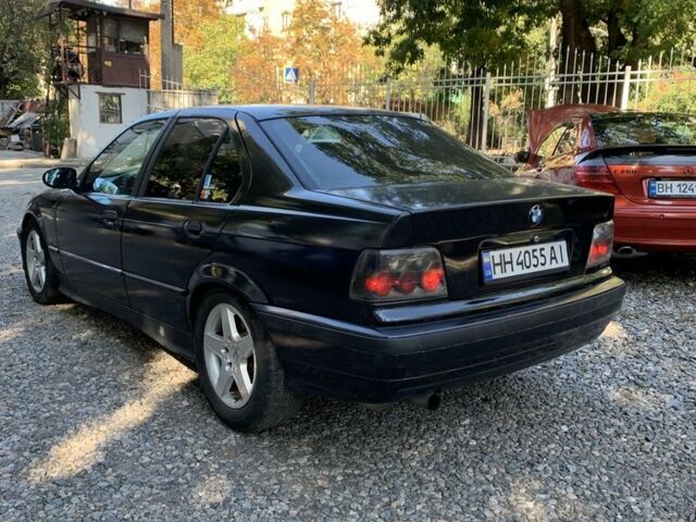Черный БМВ 3 Серия, объемом двигателя 2.5 л и пробегом 300 тыс. км за 2850 $, фото 3 на Automoto.ua