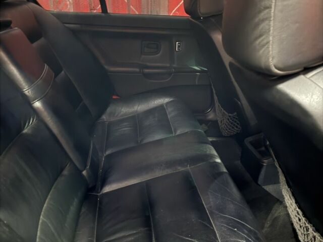 Черный БМВ 3 Серия, объемом двигателя 2 л и пробегом 240 тыс. км за 3300 $, фото 11 на Automoto.ua