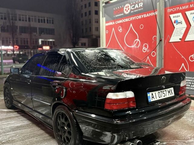 Черный БМВ 3 Серия, объемом двигателя 2 л и пробегом 240 тыс. км за 3300 $, фото 7 на Automoto.ua