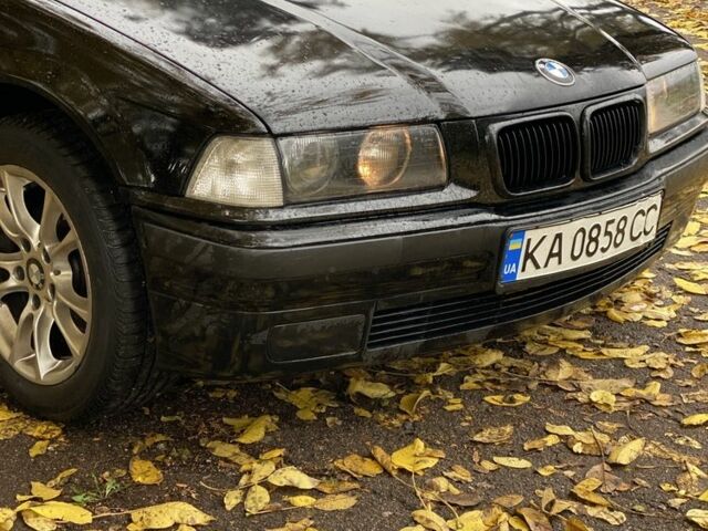 Чорний БМВ 3 Серія, об'ємом двигуна 1.8 л та пробігом 390 тис. км за 2750 $, фото 1 на Automoto.ua
