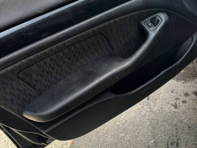 Чорний БМВ 3 Серія, об'ємом двигуна 2 л та пробігом 290 тис. км за 3200 $, фото 6 на Automoto.ua