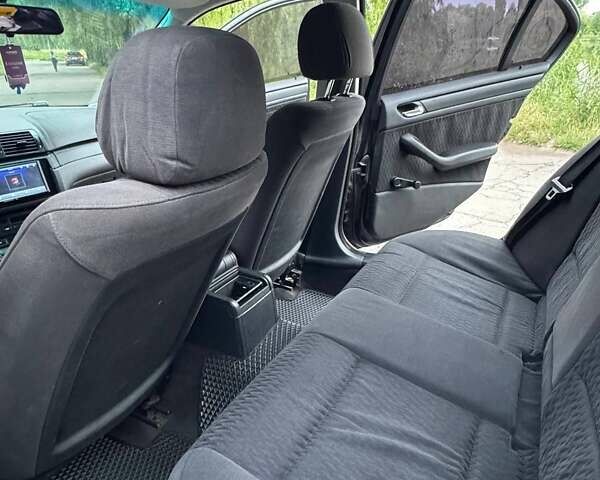 Черный БМВ 3 Серия, объемом двигателя 1.9 л и пробегом 350 тыс. км за 4199 $, фото 18 на Automoto.ua