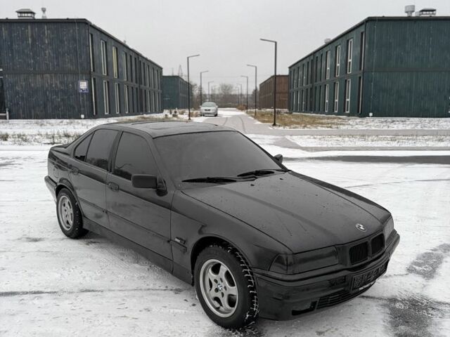 Чорний БМВ 3 Серія, об'ємом двигуна 1.8 л та пробігом 298 тис. км за 1999 $, фото 1 на Automoto.ua