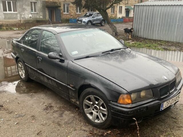 Черный БМВ 3 Серия, объемом двигателя 1.7 л и пробегом 280 тыс. км за 1300 $, фото 1 на Automoto.ua