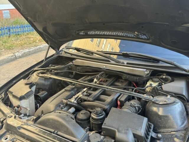 Черный БМВ 3 Серия, объемом двигателя 2 л и пробегом 430 тыс. км за 5000 $, фото 13 на Automoto.ua