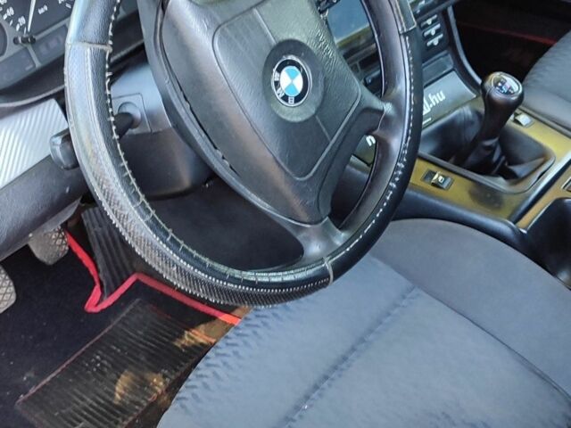 Чорний БМВ 3 Серія, об'ємом двигуна 1.9 л та пробігом 317 тис. км за 3000 $, фото 5 на Automoto.ua