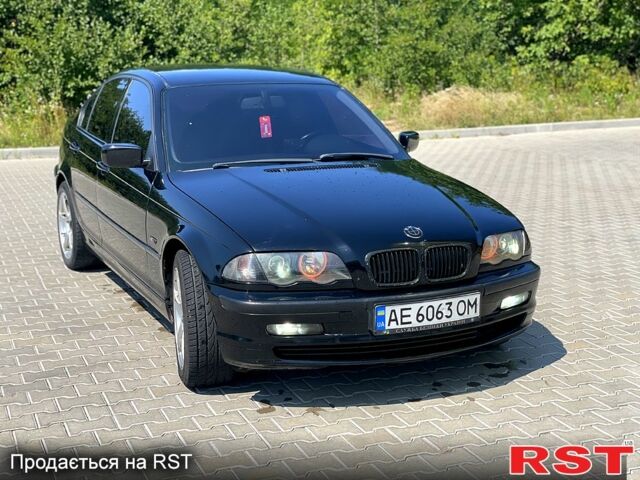 Черный БМВ 3 Серия, объемом двигателя 1.9 л и пробегом 300 тыс. км за 4500 $, фото 4 на Automoto.ua