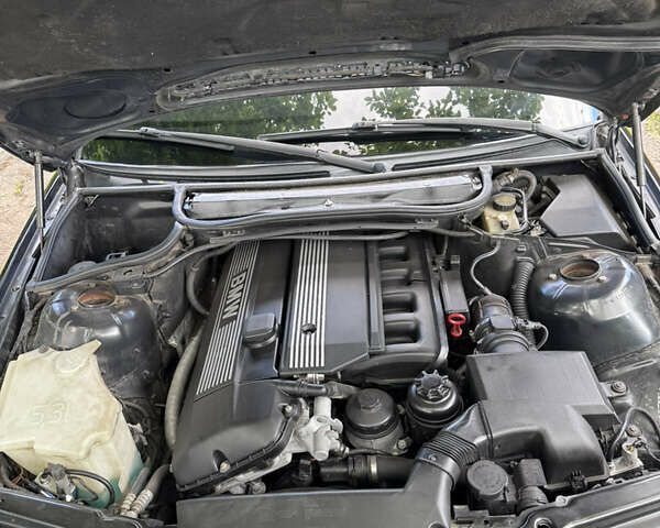 Черный БМВ 3 Серия, объемом двигателя 2 л и пробегом 309 тыс. км за 5000 $, фото 9 на Automoto.ua