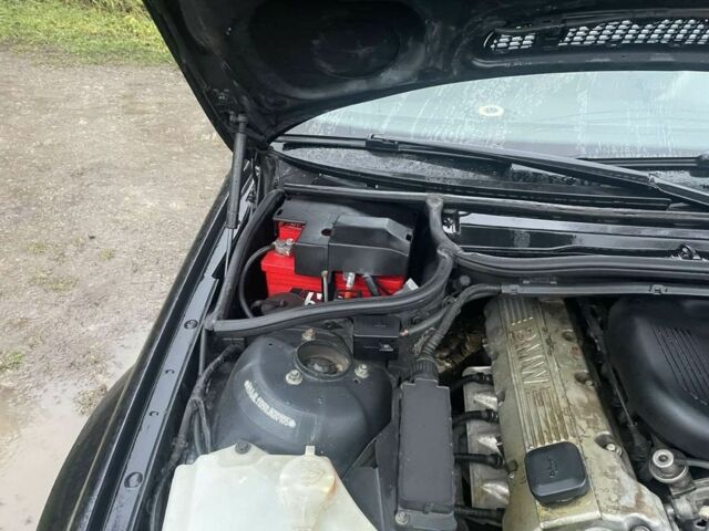 Чорний БМВ 3 Серія, об'ємом двигуна 1.9 л та пробігом 359 тис. км за 3500 $, фото 7 на Automoto.ua