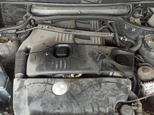 Черный БМВ 3 Серия, объемом двигателя 2 л и пробегом 320 тыс. км за 1700 $, фото 3 на Automoto.ua