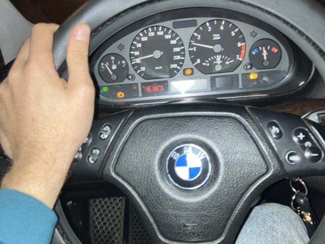 Чорний БМВ 3 Серія, об'ємом двигуна 2 л та пробігом 350 тис. км за 5500 $, фото 7 на Automoto.ua