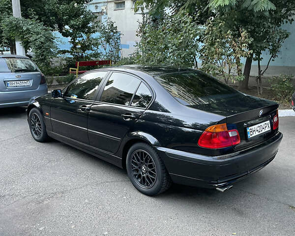 Черный БМВ 3 Серия, объемом двигателя 2.49 л и пробегом 320 тыс. км за 5000 $, фото 1 на Automoto.ua