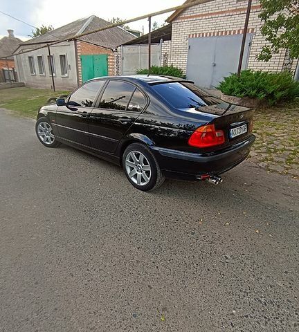 Черный БМВ 3 Серия, объемом двигателя 1.9 л и пробегом 420 тыс. км за 6800 $, фото 5 на Automoto.ua