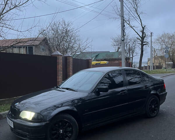 Черный БМВ 3 Серия, объемом двигателя 2 л и пробегом 330 тыс. км за 3499 $, фото 10 на Automoto.ua