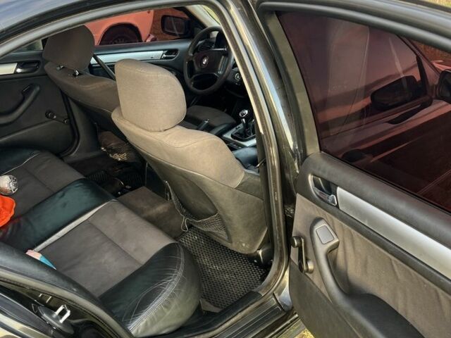 Черный БМВ 3 Серия, объемом двигателя 2 л и пробегом 380 тыс. км за 4000 $, фото 4 на Automoto.ua