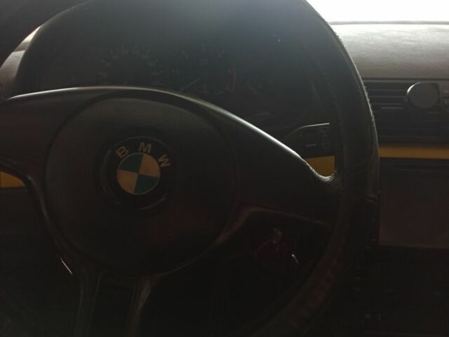 Черный БМВ 3 Серия, объемом двигателя 2 л и пробегом 320 тыс. км за 1700 $, фото 1 на Automoto.ua