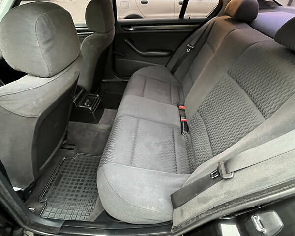 Черный БМВ 3 Серия, объемом двигателя 1.9 л и пробегом 380 тыс. км за 4000 $, фото 33 на Automoto.ua