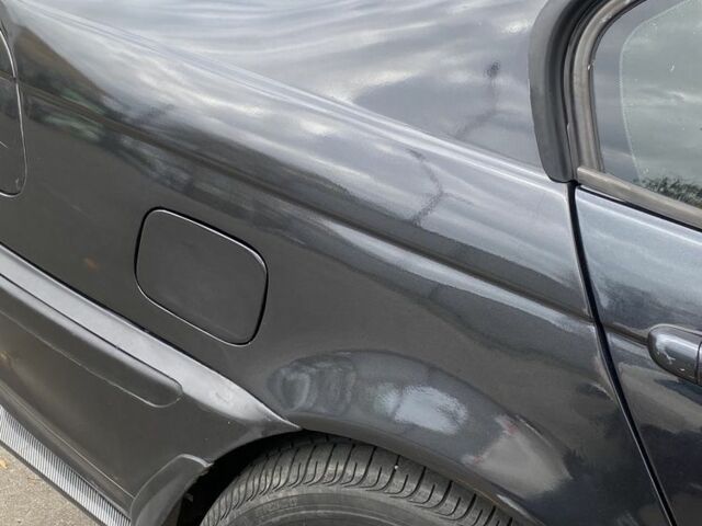 Черный БМВ 3 Серия, объемом двигателя 1.9 л и пробегом 329 тыс. км за 4400 $, фото 10 на Automoto.ua