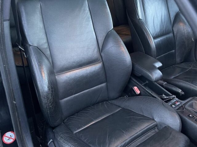 Черный БМВ 3 Серия, объемом двигателя 3 л и пробегом 390 тыс. км за 5500 $, фото 17 на Automoto.ua