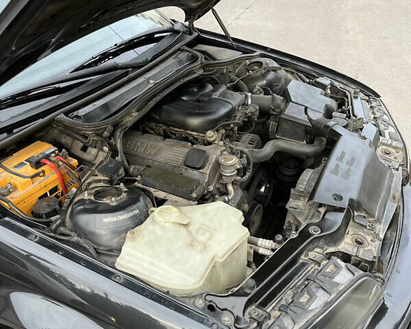 Черный БМВ 3 Серия, объемом двигателя 1.9 л и пробегом 380 тыс. км за 4000 $, фото 30 на Automoto.ua