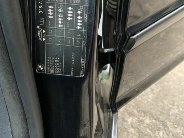 Черный БМВ 3 Серия, объемом двигателя 1.9 л и пробегом 280 тыс. км за 4600 $, фото 6 на Automoto.ua