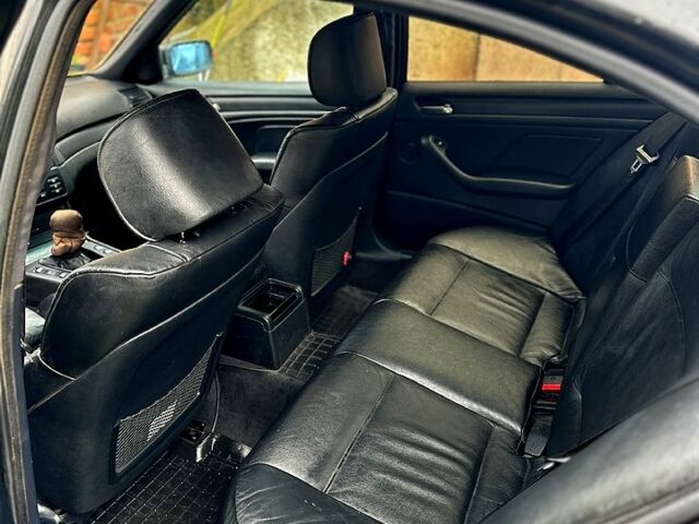 Черный БМВ 3 Серия, объемом двигателя 3 л и пробегом 392 тыс. км за 5200 $, фото 3 на Automoto.ua