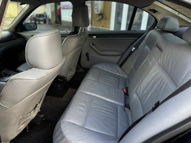 Чорний БМВ 3 Серія, об'ємом двигуна 2 л та пробігом 386 тис. км за 3799 $, фото 7 на Automoto.ua