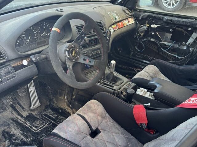 Черный БМВ 3 Серия, объемом двигателя 2 л и пробегом 329 тыс. км за 3333 $, фото 2 на Automoto.ua