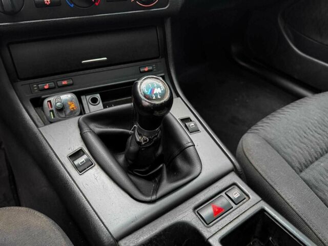 Черный БМВ 3 Серия, объемом двигателя 2 л и пробегом 306 тыс. км за 4190 $, фото 15 на Automoto.ua