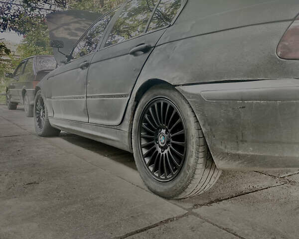 Черный БМВ 3 Серия, объемом двигателя 1.9 л и пробегом 233 тыс. км за 3256 $, фото 3 на Automoto.ua