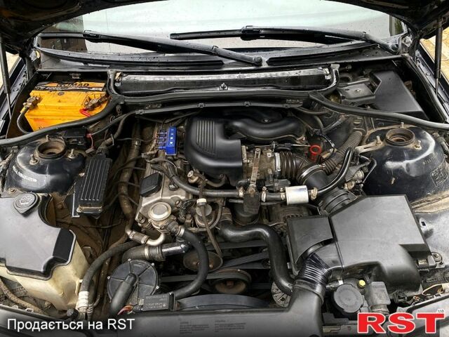 Черный БМВ 3 Серия, объемом двигателя 1.9 л и пробегом 280 тыс. км за 3700 $, фото 5 на Automoto.ua