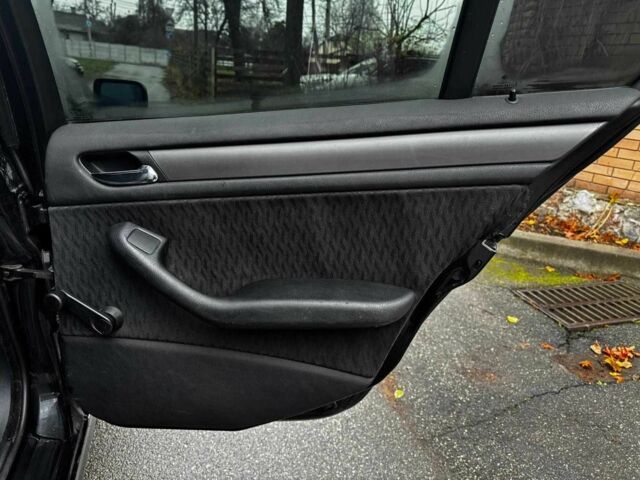 Черный БМВ 3 Серия, объемом двигателя 2 л и пробегом 306 тыс. км за 4190 $, фото 21 на Automoto.ua