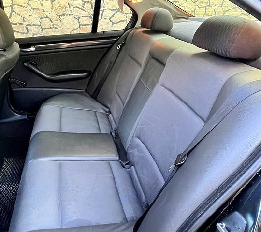 Черный БМВ 3 Серия, объемом двигателя 2 л и пробегом 356 тыс. км за 5500 $, фото 6 на Automoto.ua