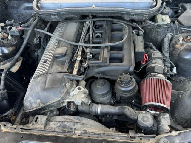 Черный БМВ 3 Серия, объемом двигателя 2 л и пробегом 329 тыс. км за 3333 $, фото 4 на Automoto.ua