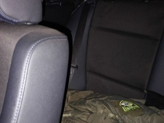 Чорний БМВ 3 Серія, об'ємом двигуна 1 л та пробігом 260 тис. км за 4000 $, фото 5 на Automoto.ua