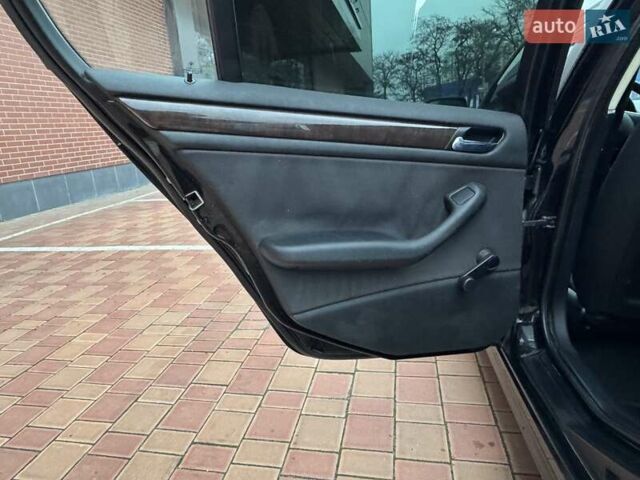 Чорний БМВ 3 Серія, об'ємом двигуна 2 л та пробігом 328 тис. км за 4600 $, фото 33 на Automoto.ua