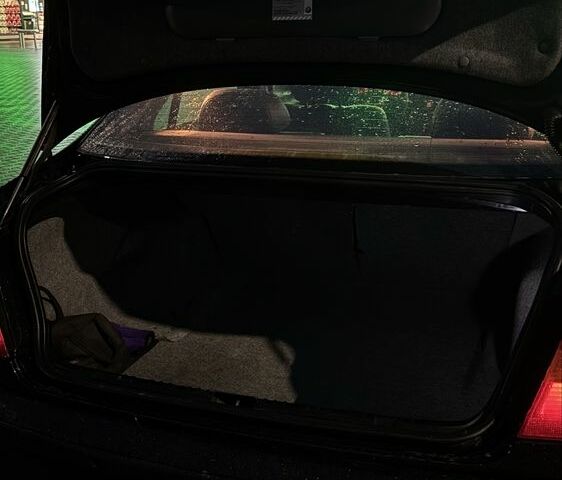 Чорний БМВ 3 Серія, об'ємом двигуна 2.2 л та пробігом 330 тис. км за 5500 $, фото 21 на Automoto.ua