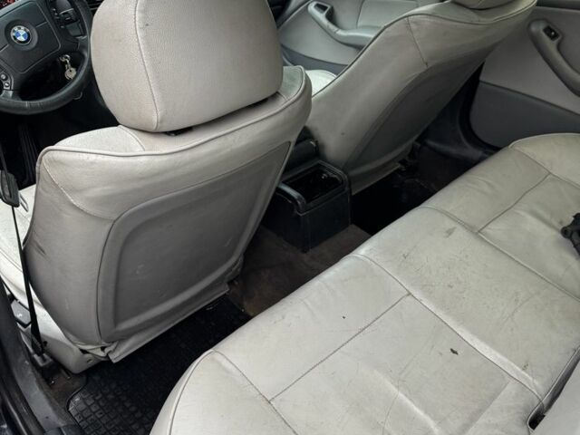 Чорний БМВ 3 Серія, об'ємом двигуна 0 л та пробігом 200 тис. км за 1350 $, фото 7 на Automoto.ua