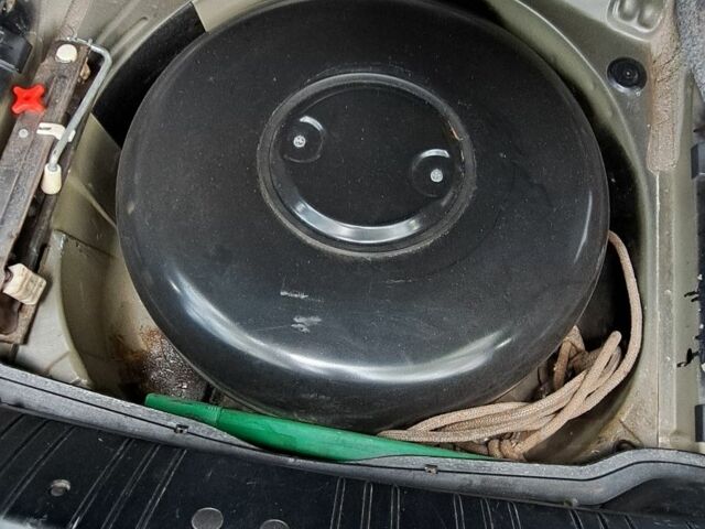 Черный БМВ 3 Серия, объемом двигателя 2 л и пробегом 267 тыс. км за 4300 $, фото 2 на Automoto.ua