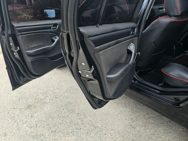 Черный БМВ 3 Серия, объемом двигателя 1.8 л и пробегом 270 тыс. км за 5000 $, фото 14 на Automoto.ua