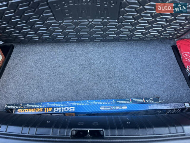 Черный БМВ 3 Серия, объемом двигателя 1.8 л и пробегом 160 тыс. км за 4750 $, фото 21 на Automoto.ua