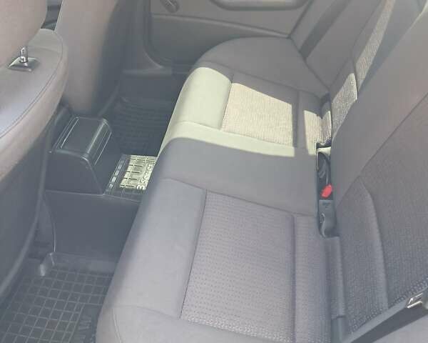 Черный БМВ 3 Серия, объемом двигателя 1.8 л и пробегом 282 тыс. км за 6500 $, фото 5 на Automoto.ua