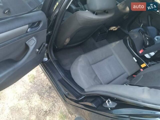 Черный БМВ 3 Серия, объемом двигателя 2 л и пробегом 330 тыс. км за 5450 $, фото 9 на Automoto.ua