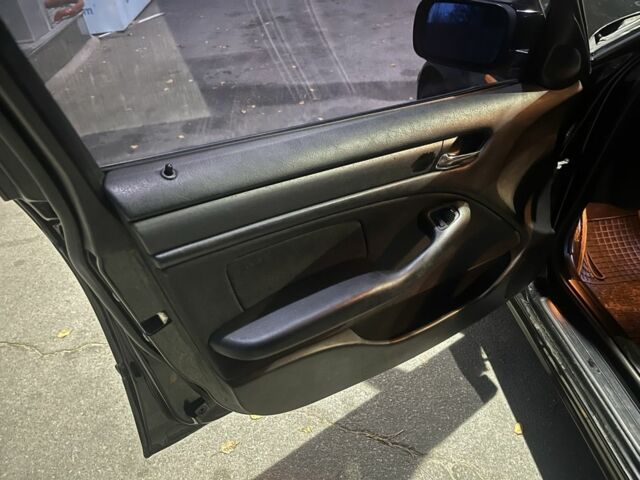 Черный БМВ 3 Серия, объемом двигателя 2 л и пробегом 305 тыс. км за 2200 $, фото 13 на Automoto.ua