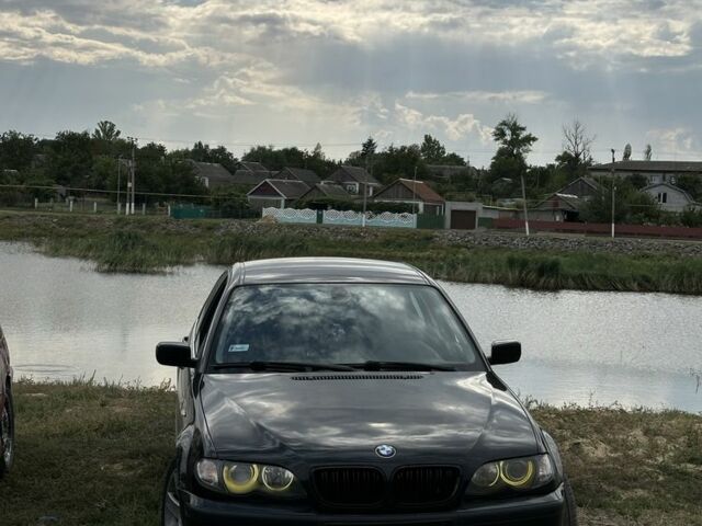 Черный БМВ 3 Серия, объемом двигателя 3 л и пробегом 300 тыс. км за 2800 $, фото 4 на Automoto.ua