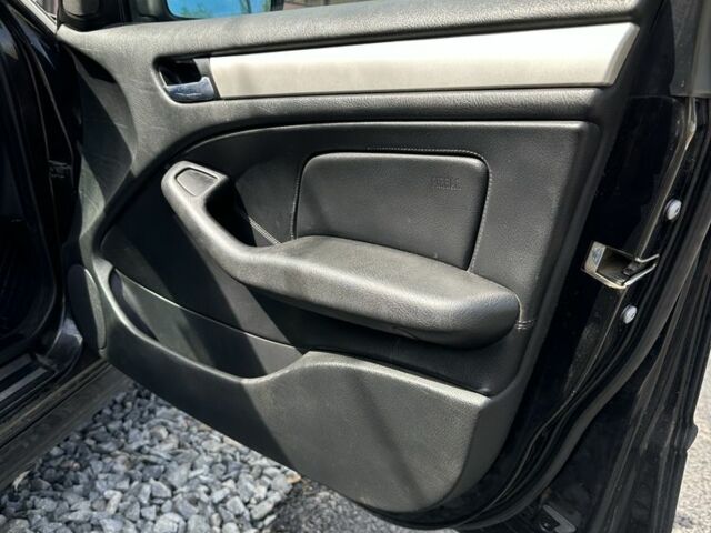 Черный БМВ 3 Серия, объемом двигателя 3 л и пробегом 300 тыс. км за 2800 $, фото 14 на Automoto.ua