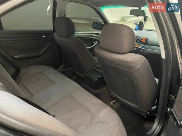 Черный БМВ 3 Серия, объемом двигателя 1.8 л и пробегом 337 тыс. км за 4500 $, фото 1 на Automoto.ua