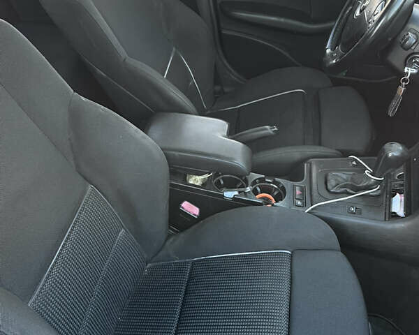 Черный БМВ 3 Серия, объемом двигателя 1.8 л и пробегом 350 тыс. км за 3700 $, фото 9 на Automoto.ua