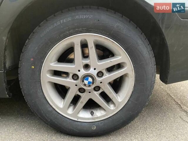 Черный БМВ 3 Серия, объемом двигателя 1.8 л и пробегом 337 тыс. км за 4500 $, фото 8 на Automoto.ua