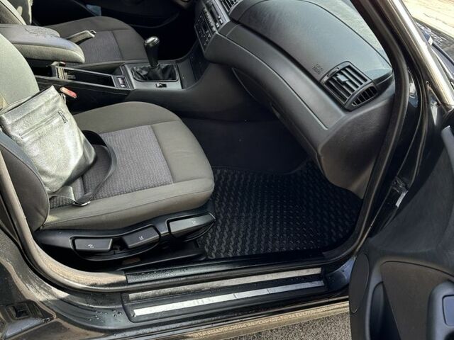 Чорний БМВ 3 Серія, об'ємом двигуна 2 л та пробігом 230 тис. км за 2999 $, фото 17 на Automoto.ua